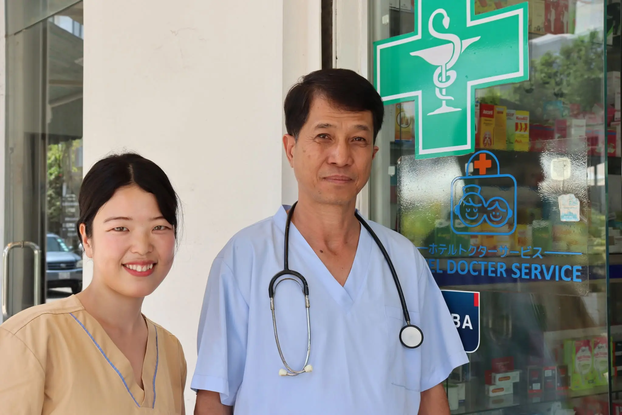 ホテルドクターサービスの日本人看護師と医師